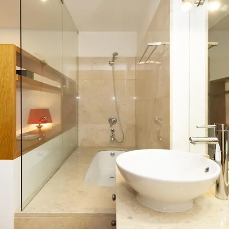 Apartment With Terrace In Downtown - Ttl279