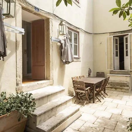 Apartment With Terrace In Downtown - Ttl279