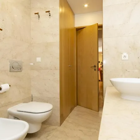 With Terrace In Downtown - Ttl279 Lissabon